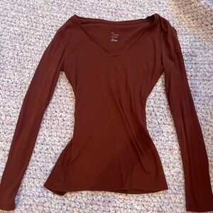V neck auburn long sleeve